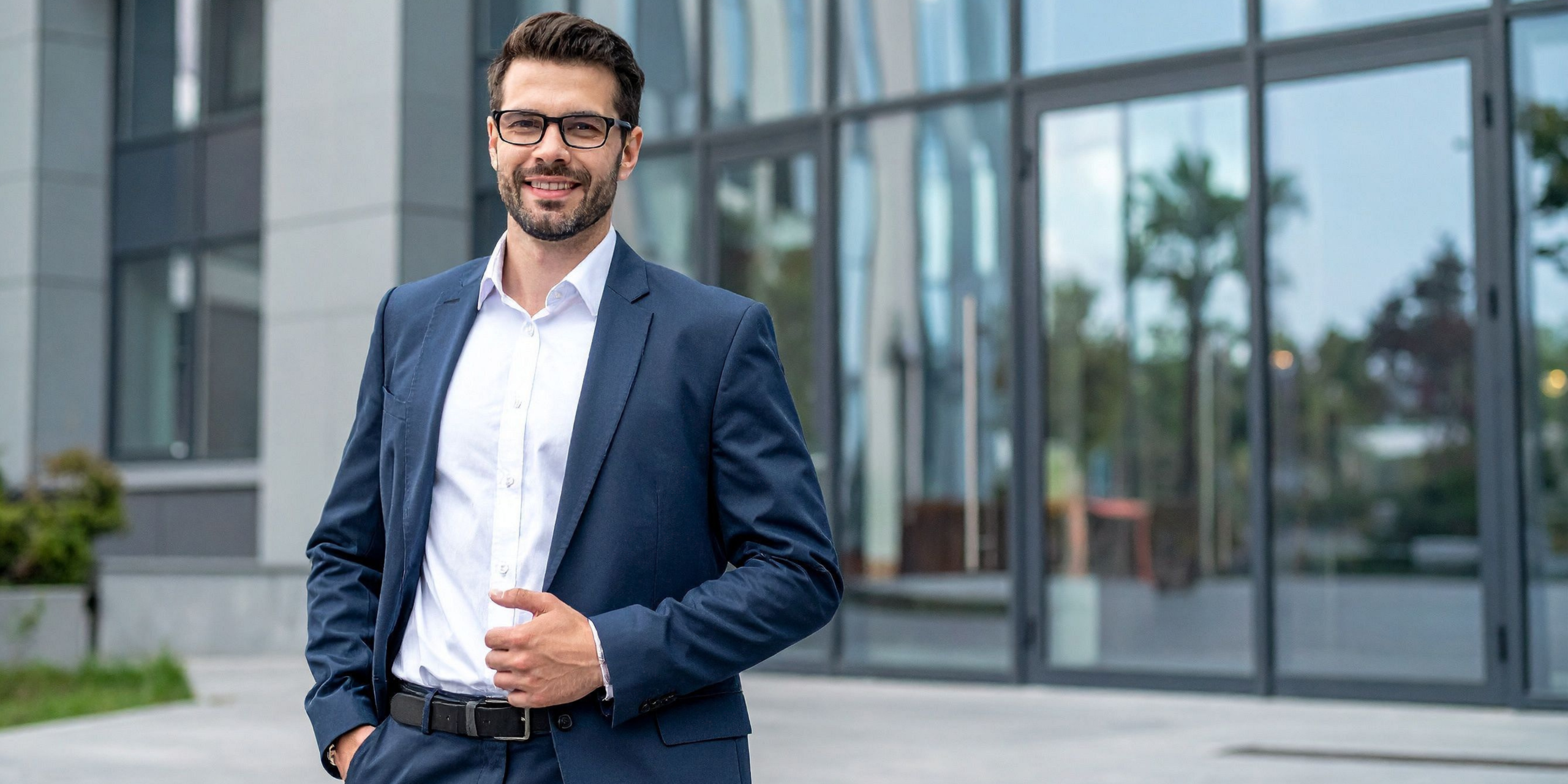 why power dressing is returning in corporate fashion
